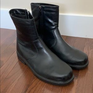 Blondo men’s boots. Worn once. Waterproof